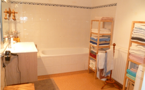 12-lacrampe-salledebain-saintpastous-HautesPyrenees.jpg