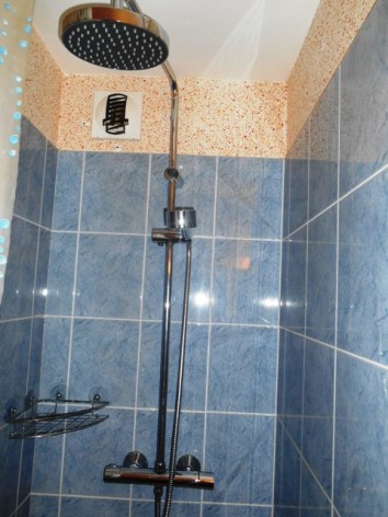 3-ETIENNE-Portes-du-Soleil-39-douche.JPG
