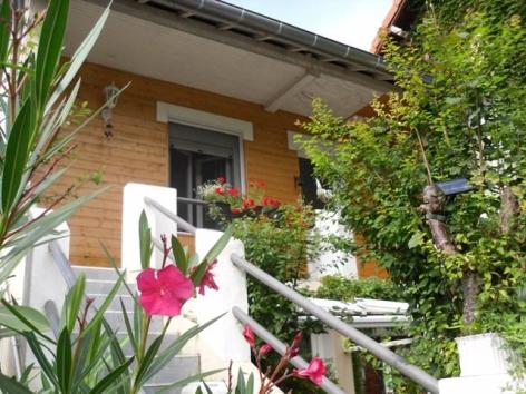 2-Lourdes-Location-meublee-BESSIS--1-.JPG