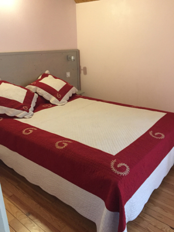 4-chambre1-theil-esterre-HautesPyrenees-3.jpg