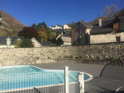 9-piscine2-theil-esterre-HautesPyrenees.jpg