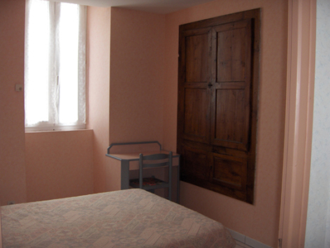 4-chambre2-theil-esterre-HautesPyrenees-4.jpg