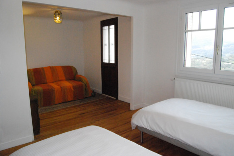 3-chambre3-hard-saintpastous-HautesPyrenees.jpg