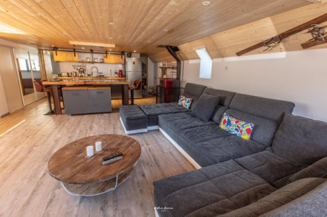 0-CALVET-GRANGE3--Birrien-canape-WEB-2.jpg