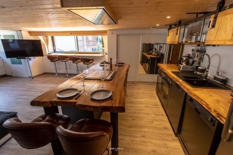 5-CALVET-GRANGE3--Birrien-cuisine-de-profil-WEB.jpg