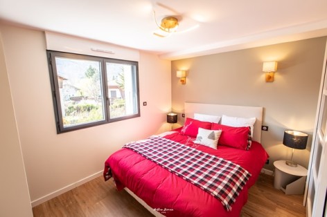 1-BRUN-Chalet-Cosy--Birrien-chambre1lit-en-160-WEB.jpg