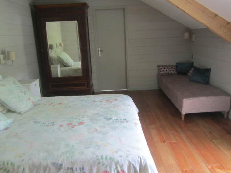 3-B-B-escot-chambre-familiale.JPG
