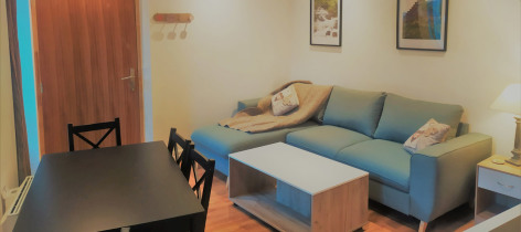 2-appt-2--living-rm-with-entr-2.jpg