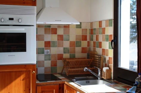3-HUVE-Armazan-IV-n-2270-cuisine.JPG