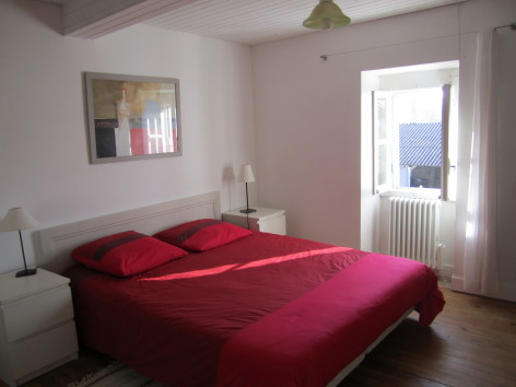 2-Meuble-St-Arrailles-10---Les-remparts.JPG