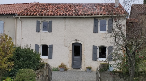 3-Meuble-St-Arrailles-2---Les-remparts.jpg