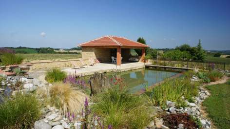 17-Pigeonnier-piscine-naturelle---Daussat-Daure.jpg