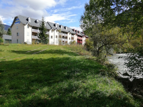 1-doucet-arreau-ext.jpg