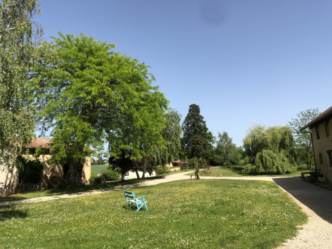 16-Parc-jardin--Gites-Monpardiac.jpg