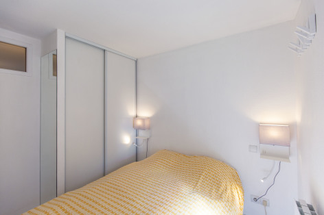 12-LOCATION-SAINTLARY-T2--VILLAGE-HYPERCENTRE-CHAMBRE-DRESSING-LISEUSES-USB-WIFI-LUMINEUX-ETE-HIVER-BALCON.jpg