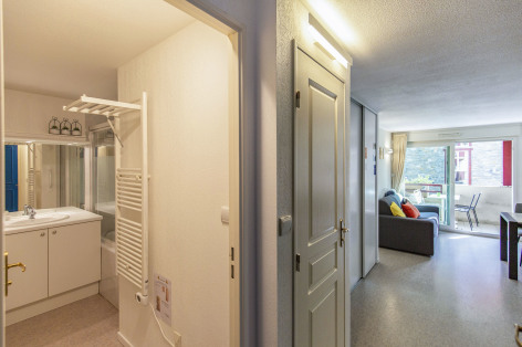14-LOCATION-SAINTLARY-T2--VILLAGE-HYPERCENTRE-PRATIQUE-FAMILLE-GRANDEENTREE-ETAGE1.jpg