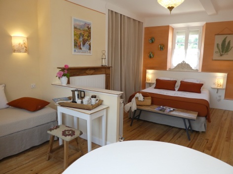 5-HPCH85---CHALET-MINA---Sazos---Marmottes-1.JPG