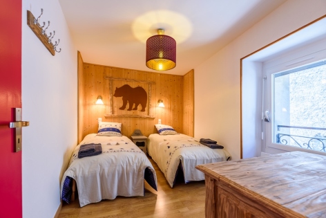 3-HPG181---LES-3-FLOCONS---St-Lary---CHAMBRE-9.jpg