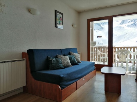 9-banquette-bleue-2.jpg