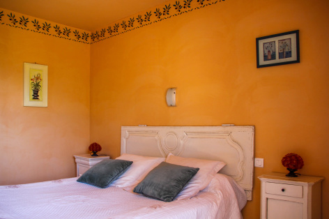 2-chambre1-leberierot-ouzous-HautesPyrenees.jpg