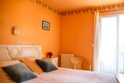 3-chambre2-leberierot-ouzous-HautesPyrenees.jpg