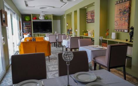 6-La-villa-tables.jpeg