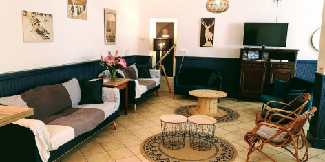 11-HPCH147---LE-RELAIS-D-AVAJAN---Salon.jpg