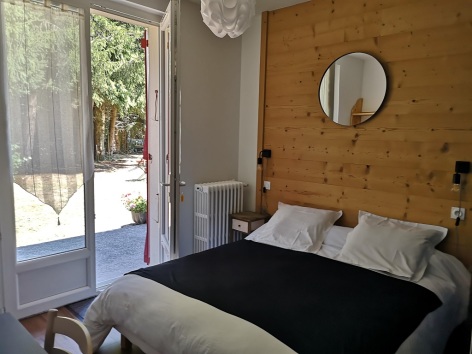 4-HPCH147---LE-RELAIS-D-AVAJAN---Ch-Iris-2-.-2.jpg
