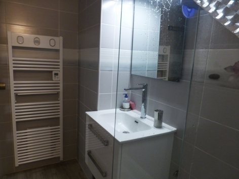 2-MARTIN-SOL-Y-NEOU-C-141-salle-de-bains-3-web.JPG