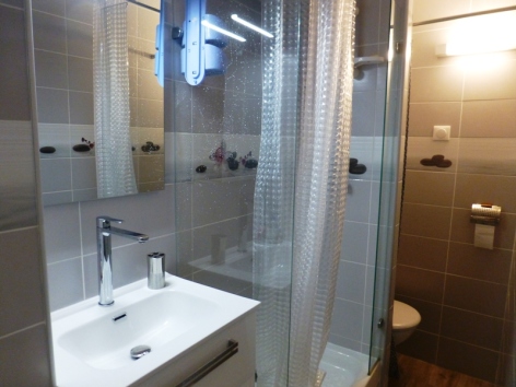 4-MARTIN-SOL-Y-NEOU-C-141-salle-de-bains-2-web.JPG