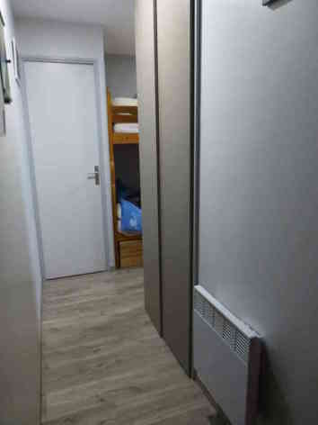 5-MARTIN-SOL-Y-NEOU-C-141-salle-de-bains-couloir-web.JPG