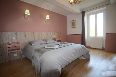 2-Chambre-d-hotes---Relais-de-la-tour.jpg