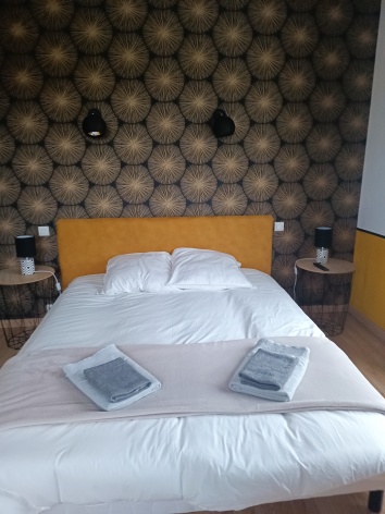 6-Chambre---Relais-de-la-Tour.jpg