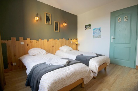 6-Chambre-enfants---Relais-de-la-tour.jpg
