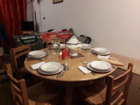 0-Espace-repas-Myrt-IV-96-Bousquier.jpg