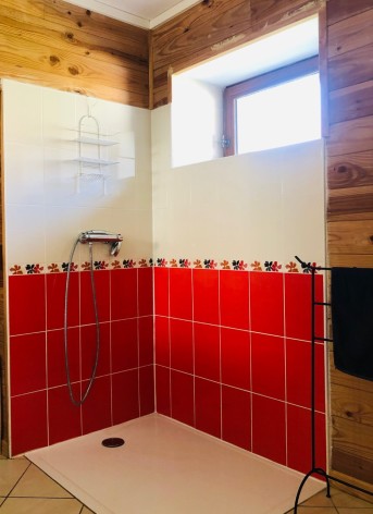 9-Douche-rdc---Eau-vive.jpg