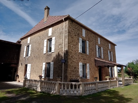 9-Ch-hotes-Lousltiges---Camps.jpg
