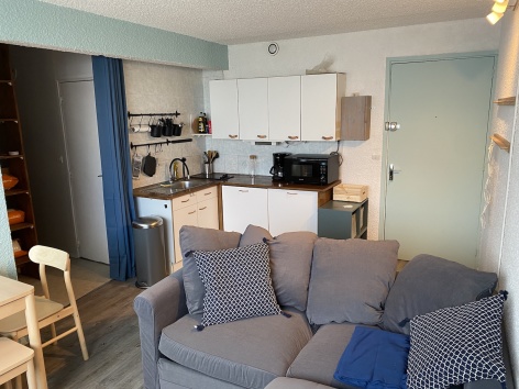 2-espace-sejour-et-coin-cuisine-SCI-Queenstown.jpg