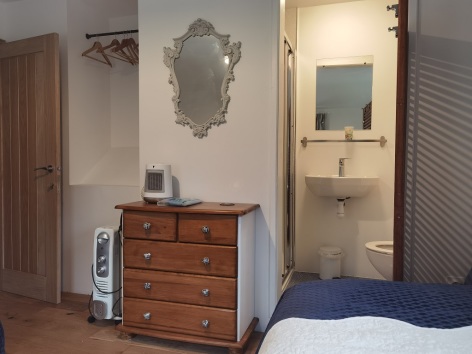 3-room-2-a.jpg