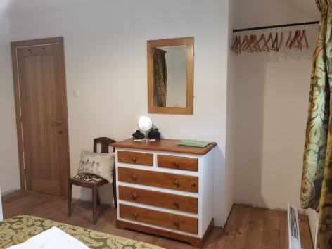 4-ROOM-3A.jpg