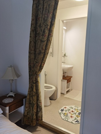 9-ROOM-3B.jpg