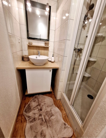 6-DARAN-Hameau-du-Pre-Clos-b2---le-Courtaou--salle-de-bains.jpg