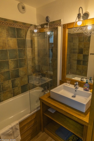 5-Bellot-Cami-Real-113-salle-de-bains-web.jpg