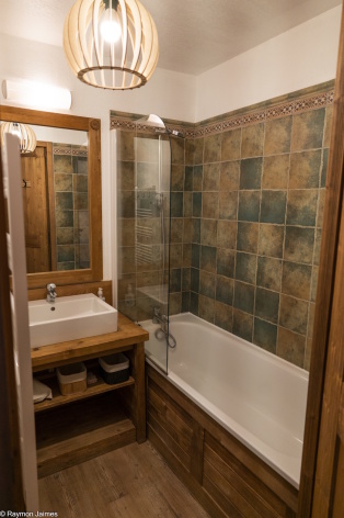 4-Cubaud-CAMI-REAL-N-35-salle-de-bains.jpg