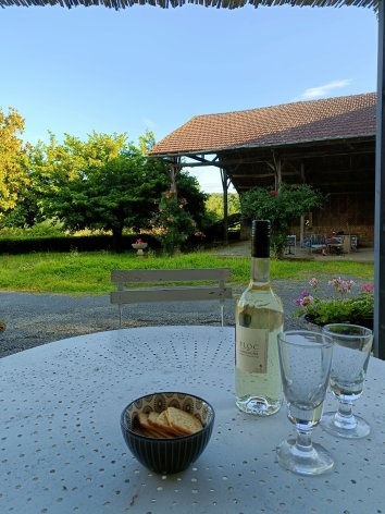 17-Terrasse-aperitif---Belle-ordinaire.jpg