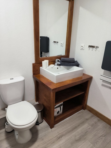 6-Sorin-SBB-IMMO-Cami-Real-136-salle-de-bains-web.jpg