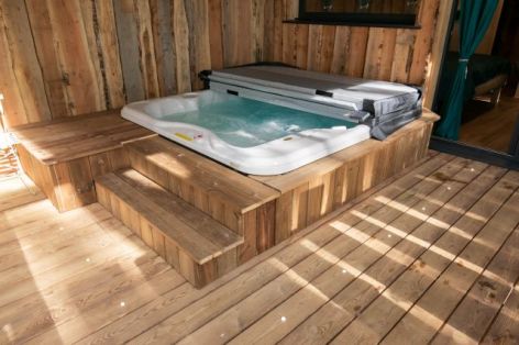 8-Cabane-Natura-Jacuzzi-2.jpg