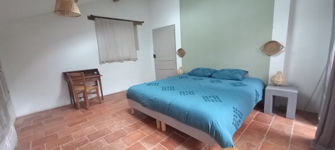 10-Chambre-gite---Domaine-Tipaut.jpg