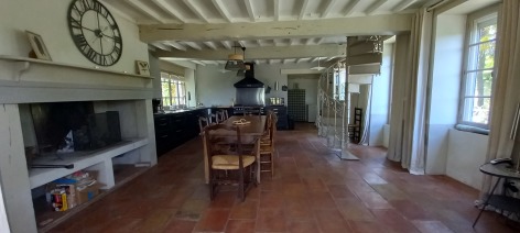 9-Cuisine-Courties---Domaine-Tipaut.jpg