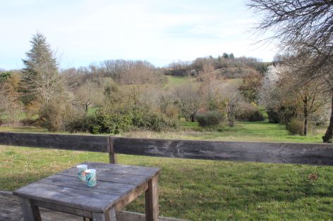 4-Terrasse-tipi---Domaine-Calabel.JPG